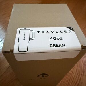 Hydrojug Traveler 40oz Cream